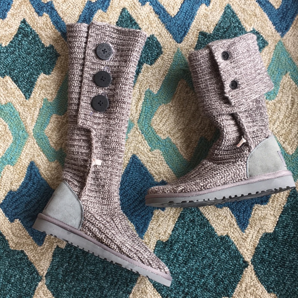 Ready for Fall 🍂  NEVER WORN Gray Uggs